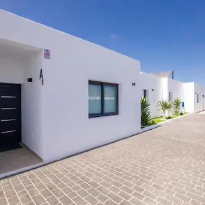 Sea Breeze Lapa And Claca Villa